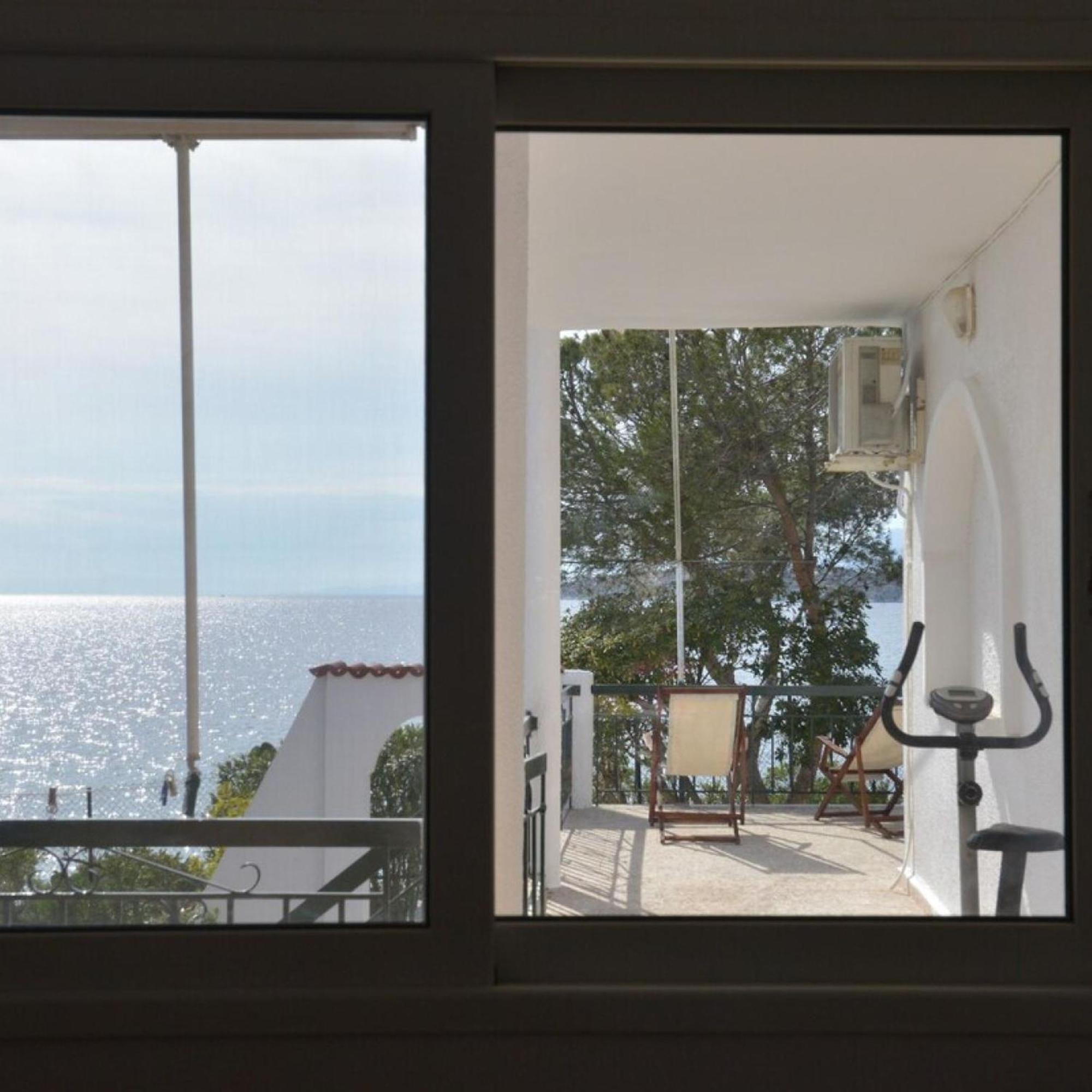 Salamis Beachfront House Exterior foto