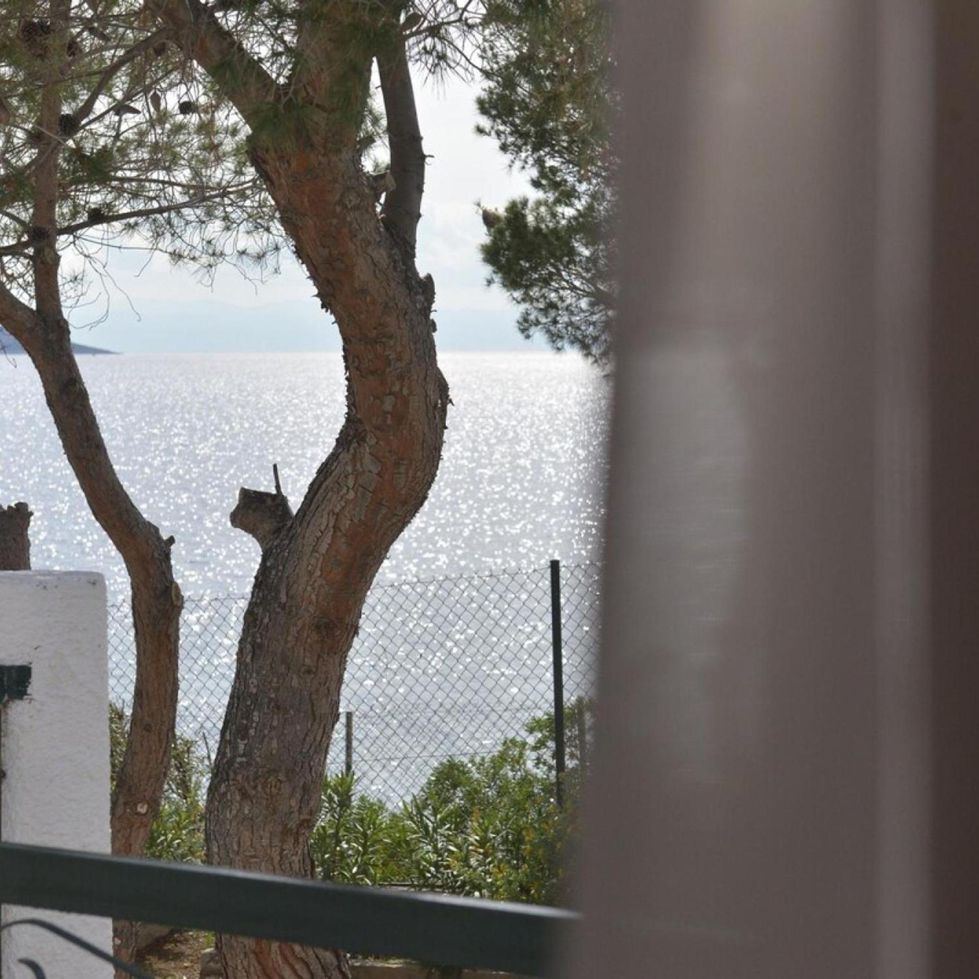 Salamis Beachfront House Exterior foto